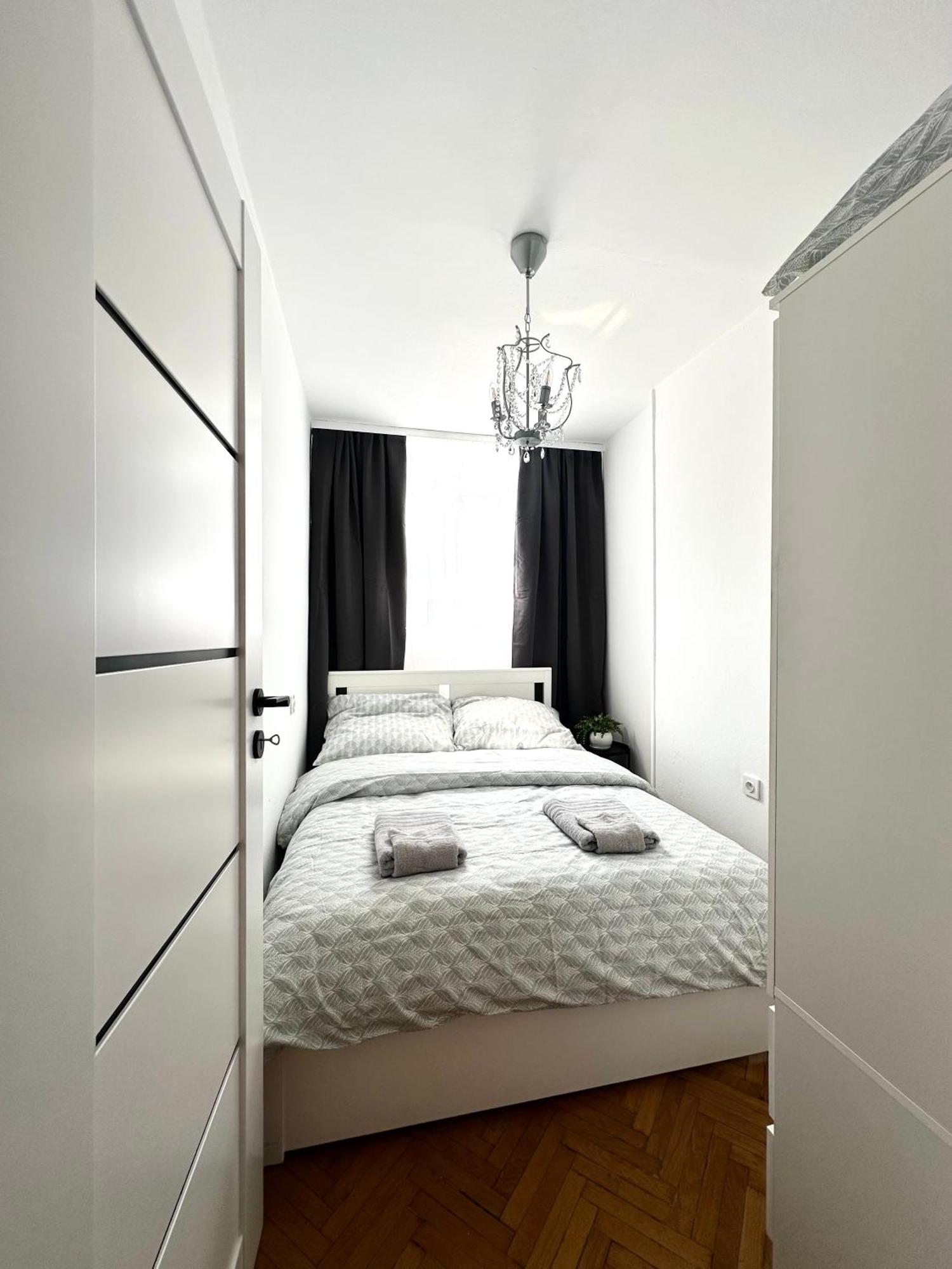 Wita Stwosza Apartment - Self Check-In 20H Вроцлав Экстерьер фото