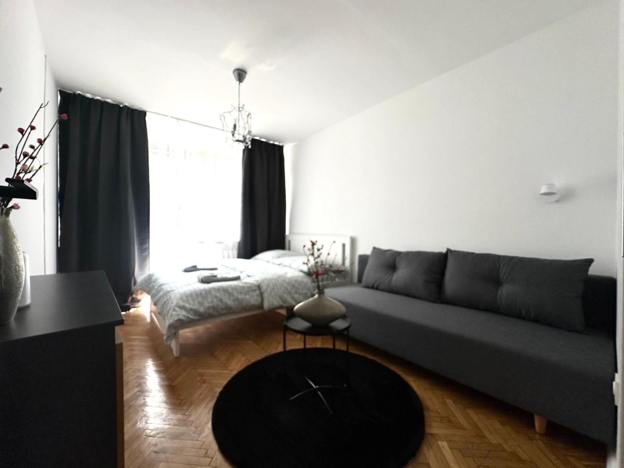 Wita Stwosza Apartment - Self Check-In 20H Вроцлав Экстерьер фото