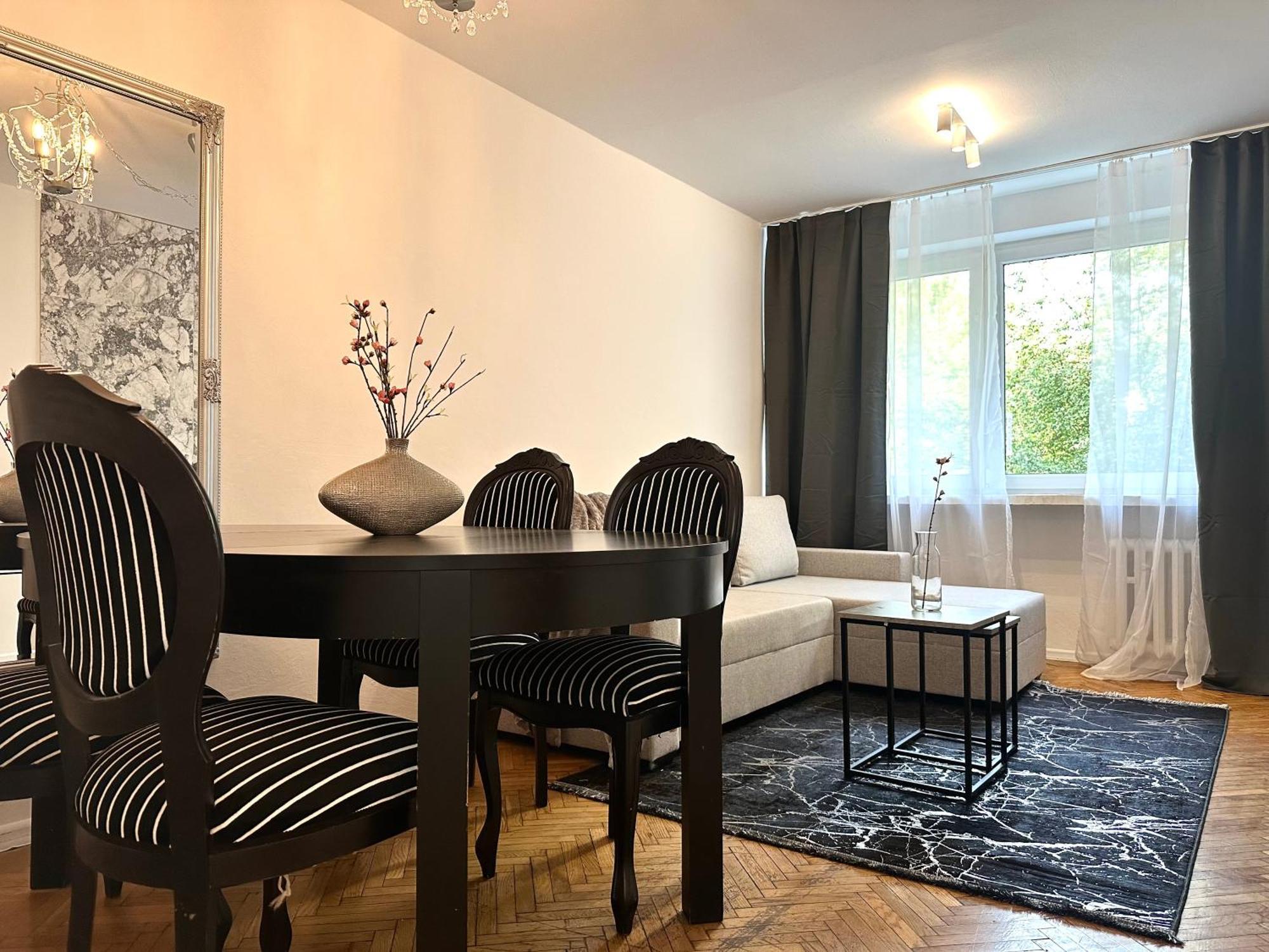 Wita Stwosza Apartment - Self Check-In 20H Вроцлав Экстерьер фото