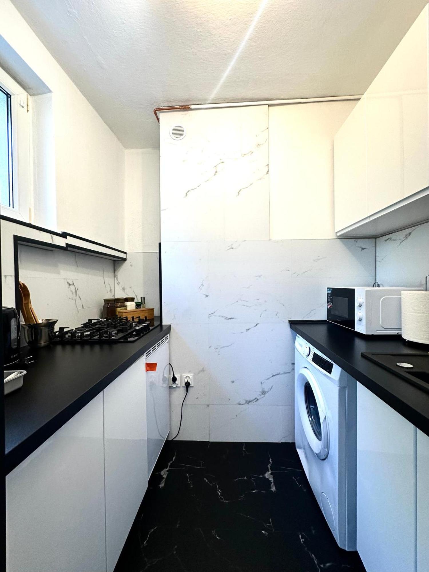 Wita Stwosza Apartment - Self Check-In 20H Вроцлав Экстерьер фото