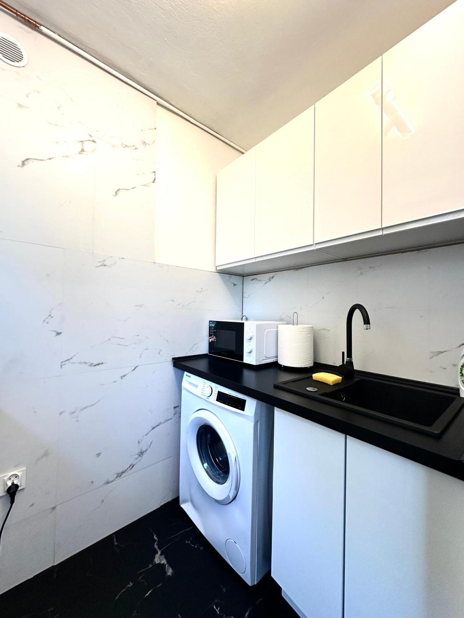 Wita Stwosza Apartment - Self Check-In 20H Вроцлав Экстерьер фото